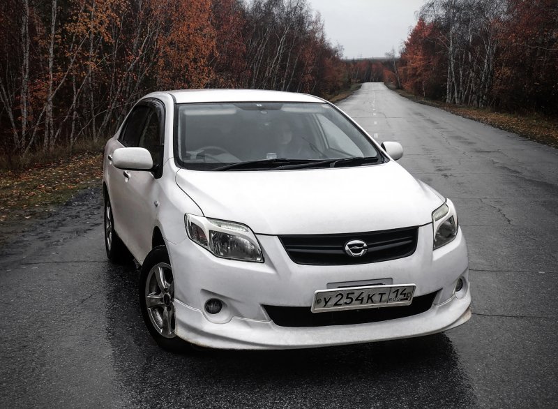 Toyota Corolla Axio 2013