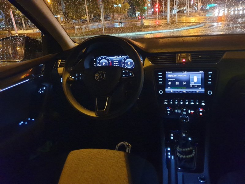 Octavia a7 салон ночью