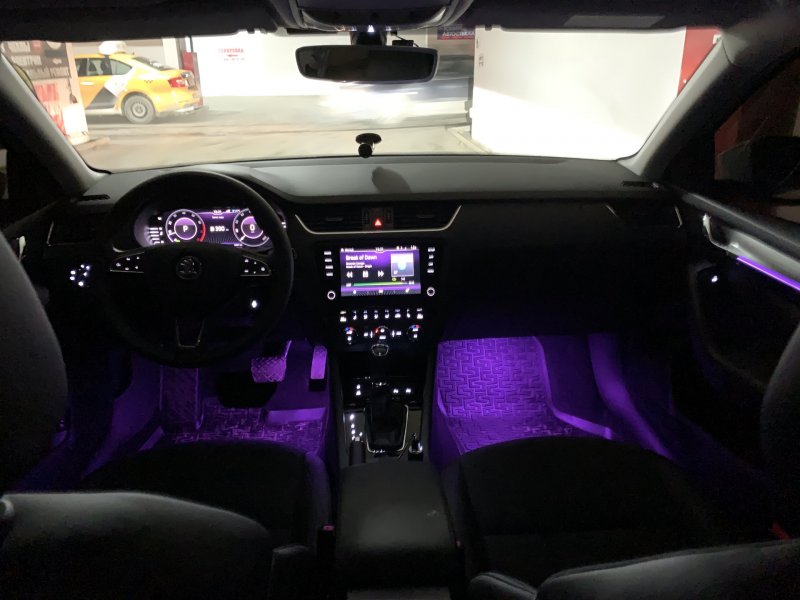 Škoda Octavia 2019 салон подсветка