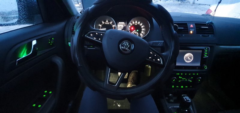 Skoda Yeti 2014 - 2018 подсветка салона