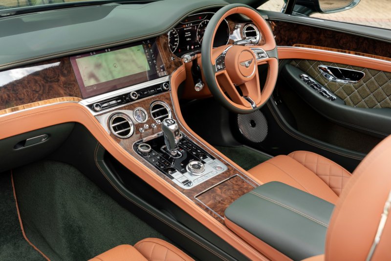 Bentley Continental gt 2020 салон