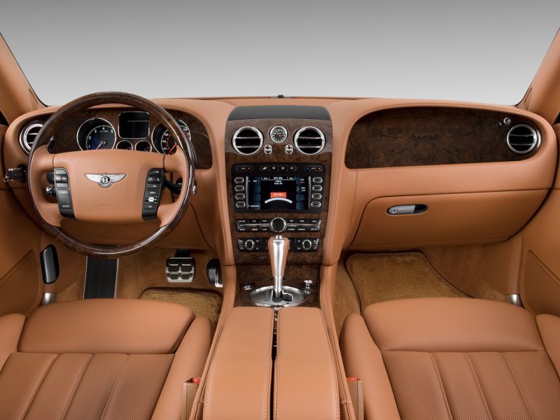 Bentley Flying Spur 2009 салон