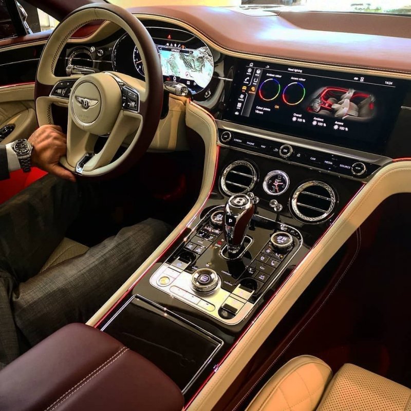 Bentley Continental 2020 салон