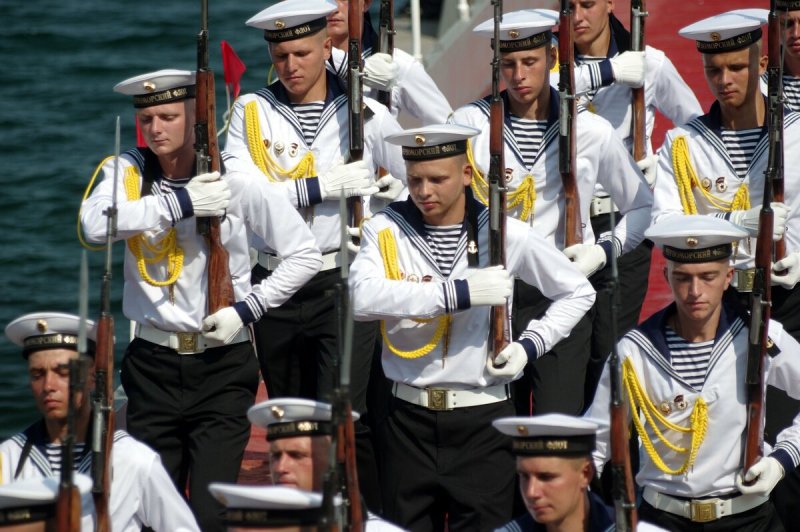 Матросы Черноморского флота России