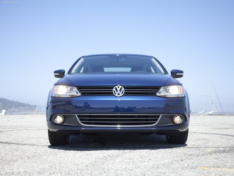 Volkswagen Jetta a6 (2010 – 2014) back