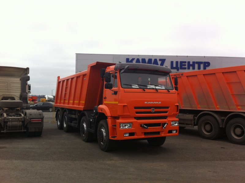 Четырехосный КАМАЗ 65201