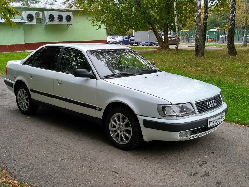 Ауди 100 c4 белая