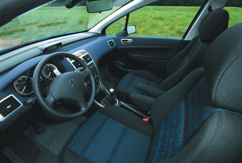 Peugeot 307 i 2002 салон
