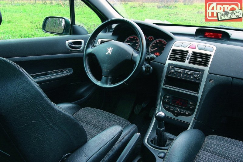 Peugeot 307 2003 салон