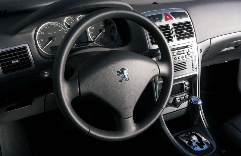 Peugeot 307 cc салон