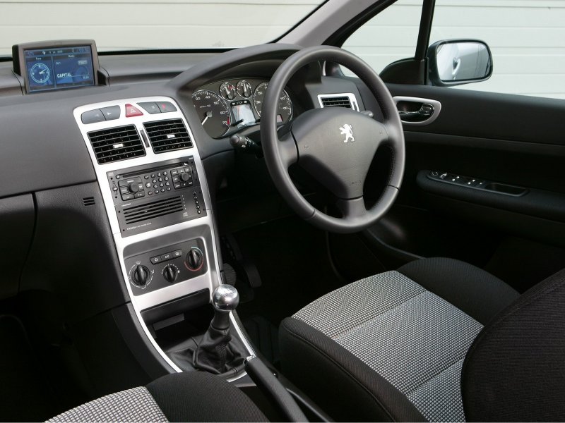 Peugeot 307 2004 салон