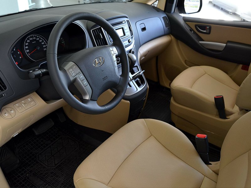 Hyundai Grand Starex i багажник