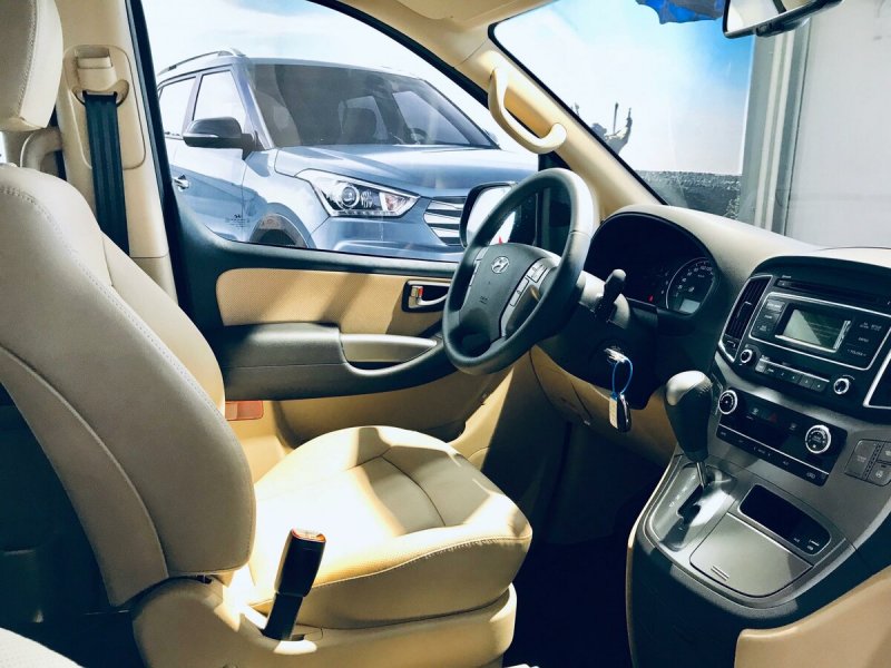 Hyundai 8 местный h1