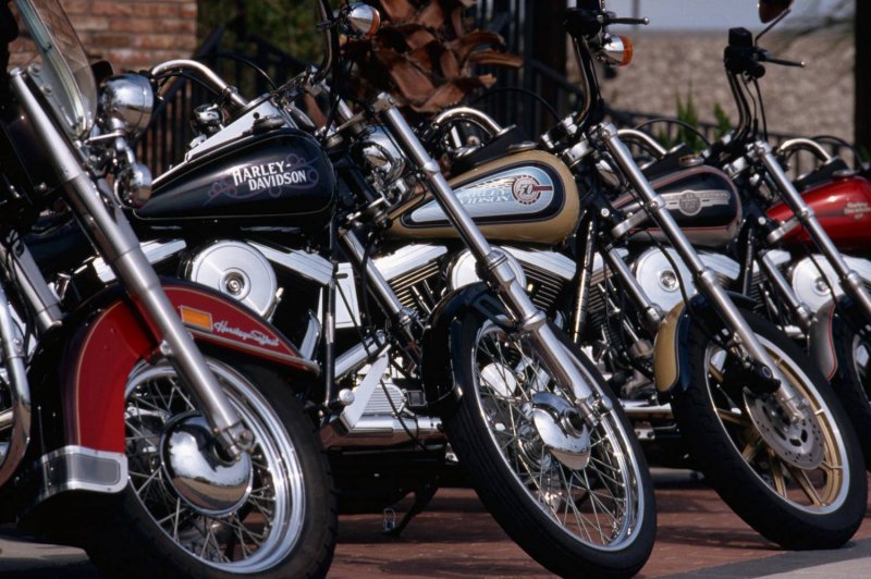Harley Davidson мотоциклы в ряд