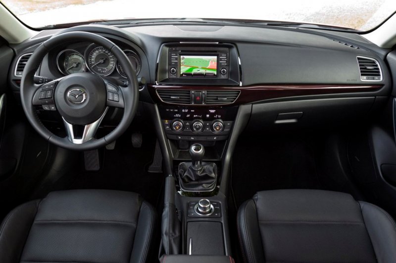 Mazda 6 седан салон