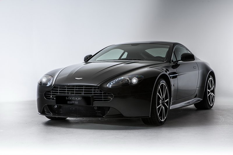 Aston Martin Vantage 2013