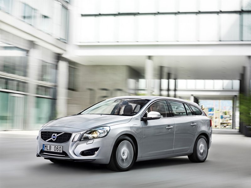 Volvo v60 класс автомобиля