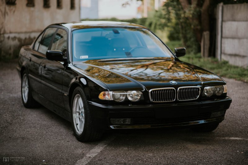 BMW 740i 2000