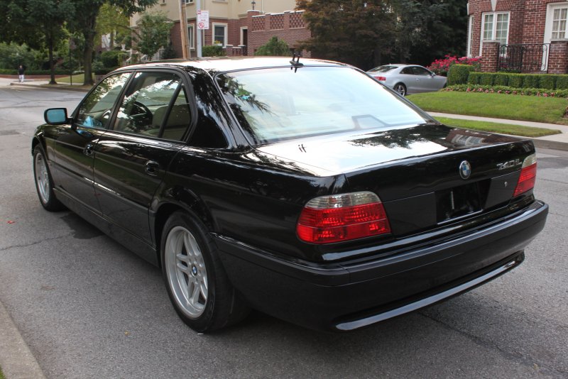 БМВ 740 I e38