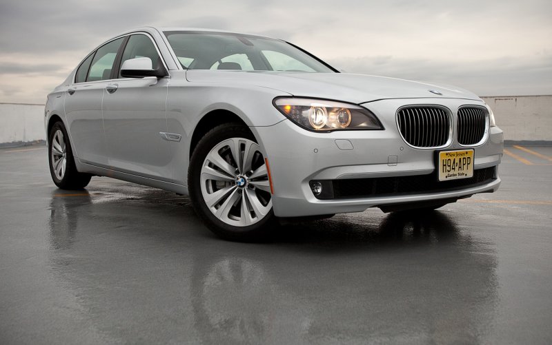 BMW 740i