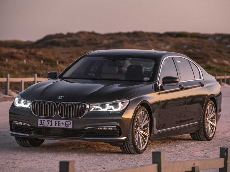BMW 740i