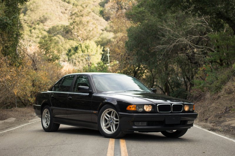 БМВ 740 I e38