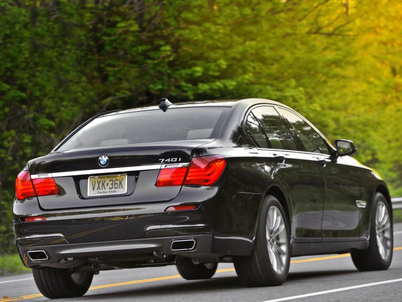 BMW 740 2010