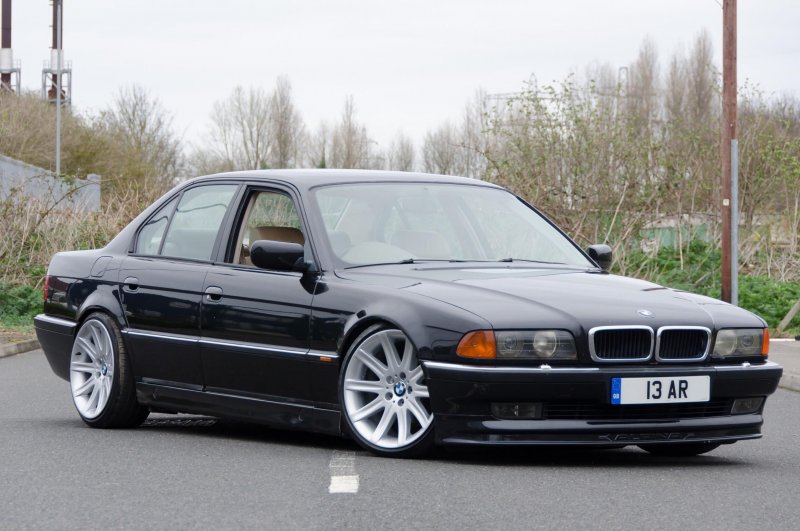 БМВ е39 740i
