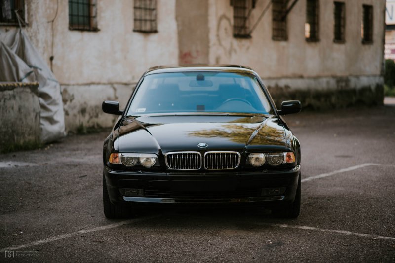 BMW 740 2012