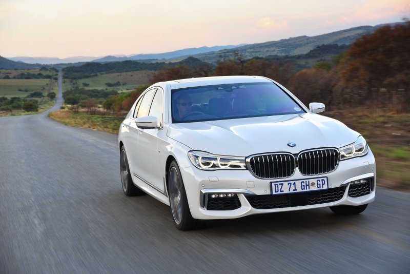 BMW 740i v8