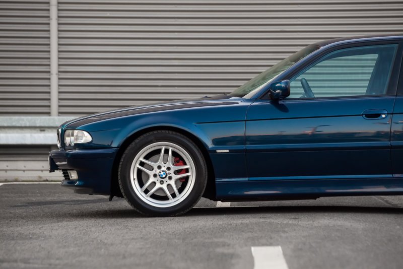BMW 740i е38