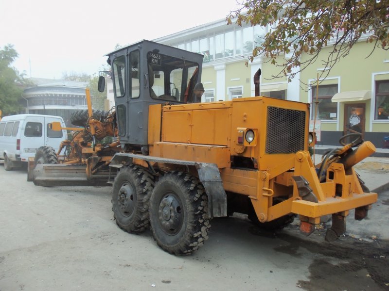 Автогрейдер д-426