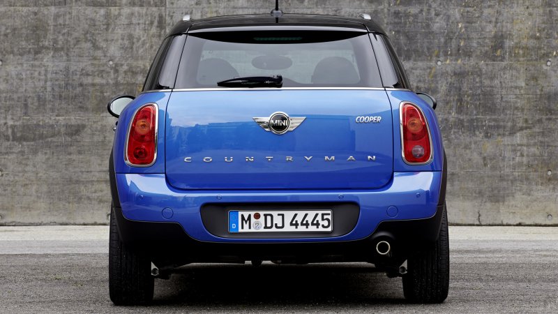 Mini Cooper Countryman сзади