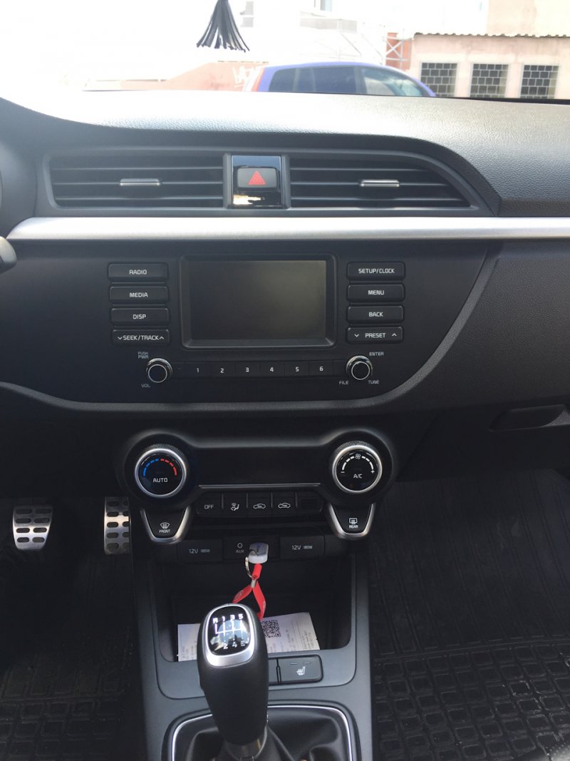 Kia Rio 2014 приборная панель