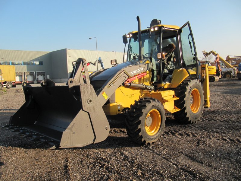 Погрузчик Volvo bl71b