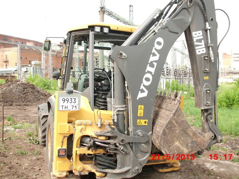 Экскаватор-погрузчик Volvo bl61b