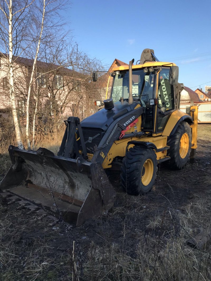 Экскаватор-погрузчик Volvo bl61b