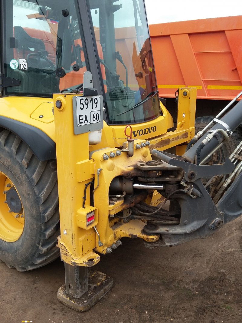 Погрузчик Volvo bl71b