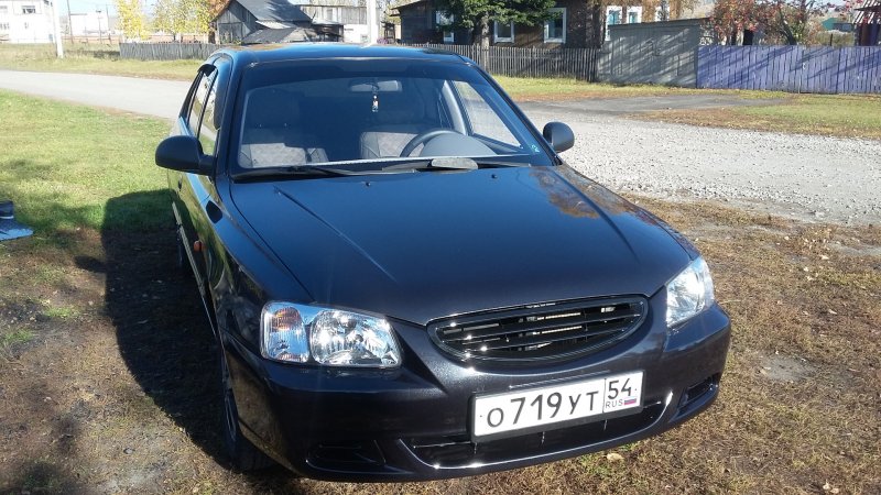 Hyundai Accent черный