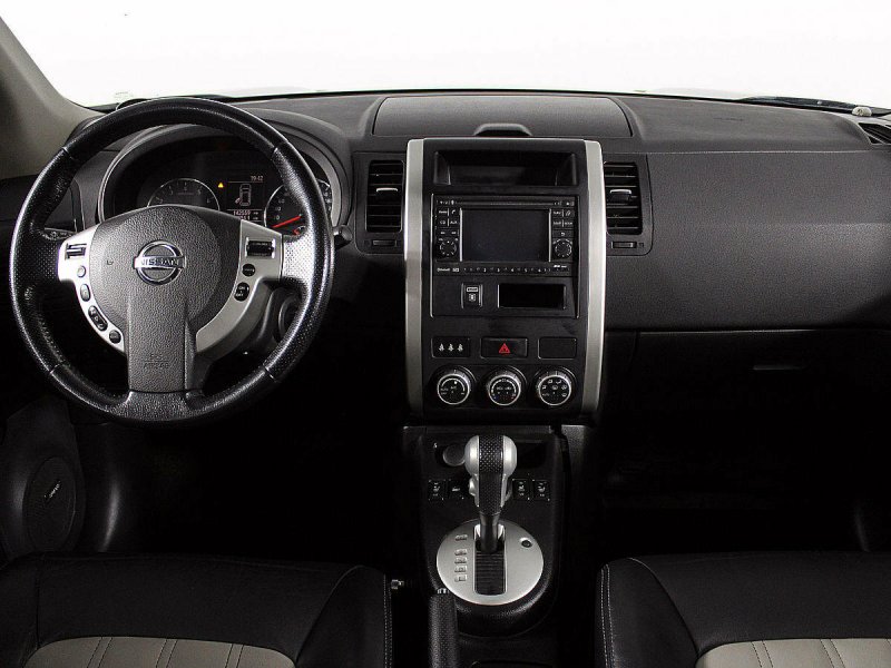Nissan x-Trail 2017 салон