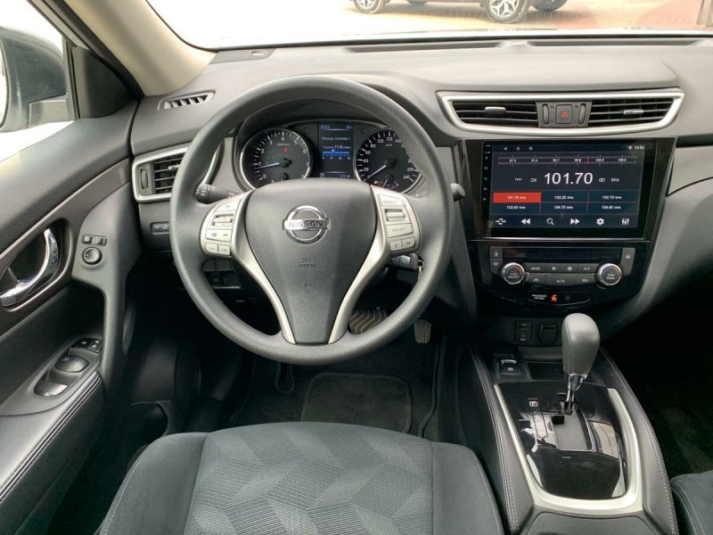 Nissan x-Trail салон сзади