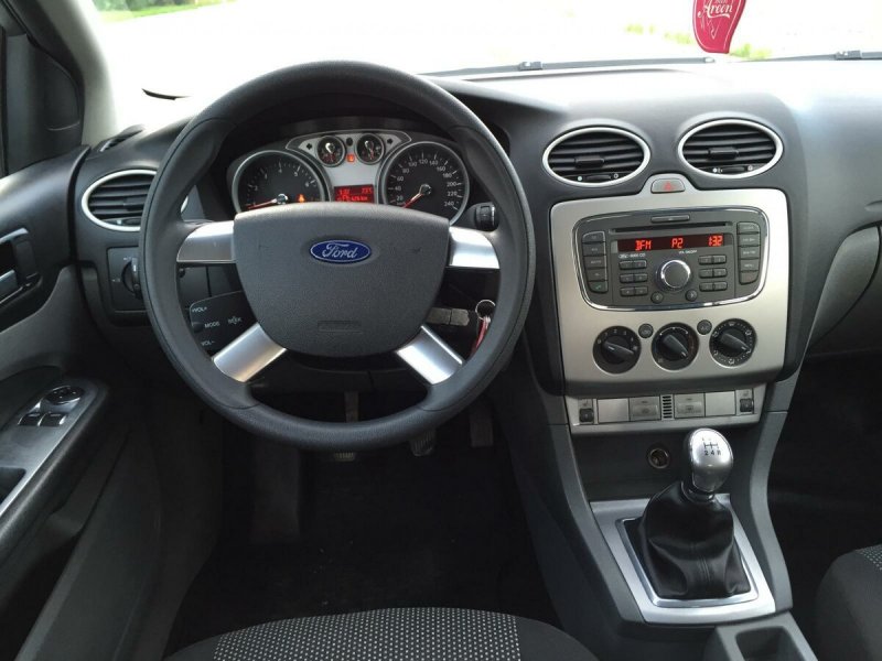 Ford Focus 2 Рестайлинг салон