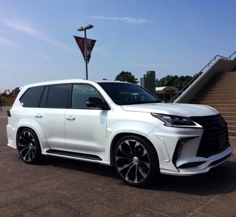 Lexus LX 570 В обвесе Hamann