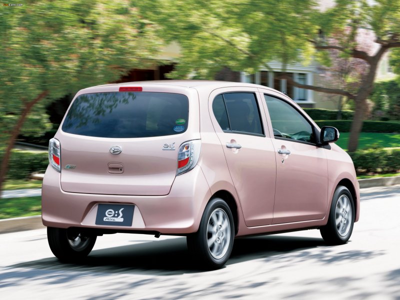 Daihatsu Mira e:s 2013