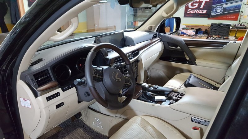 Лексус 450 внутри