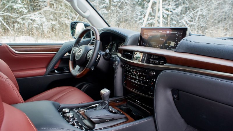 Lexus LX 450 D Interior