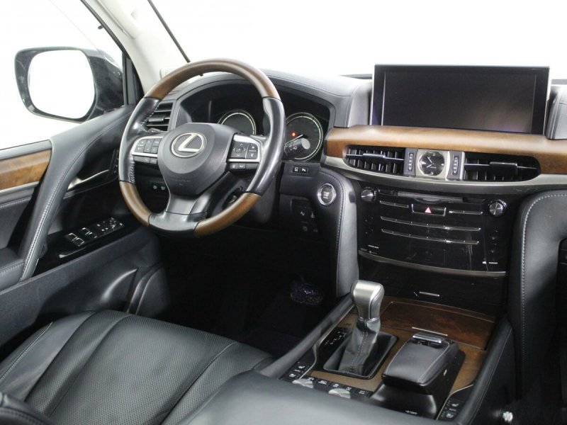 Лексус LX 450d салон