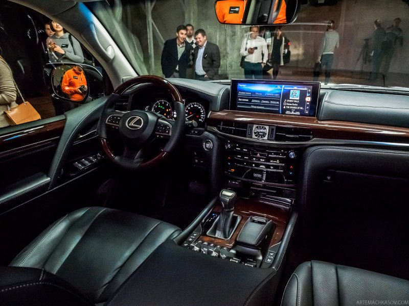 Лексус LX 450d салон