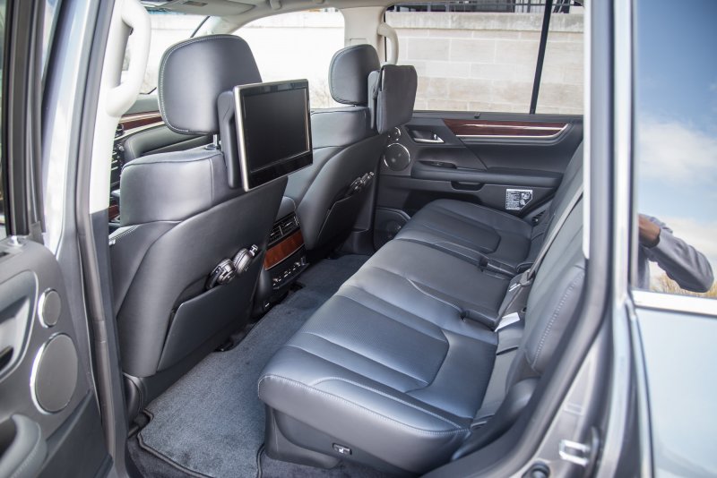 Lexus LX 570 салон
