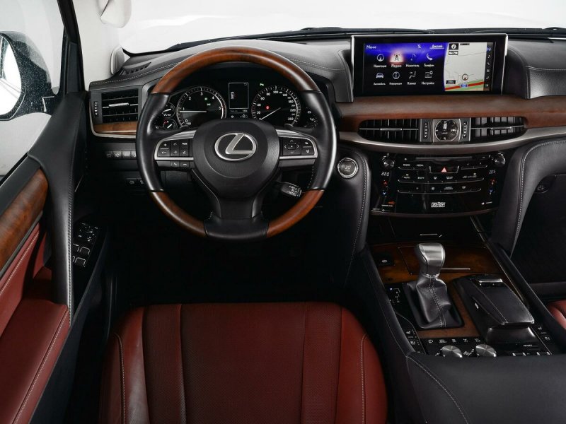 Lexus LX 450d салон